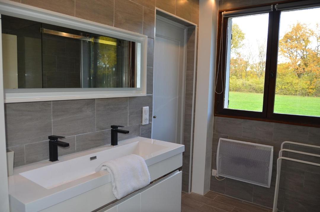 Photo of Bathroom in Saint-Martin-des-Champs