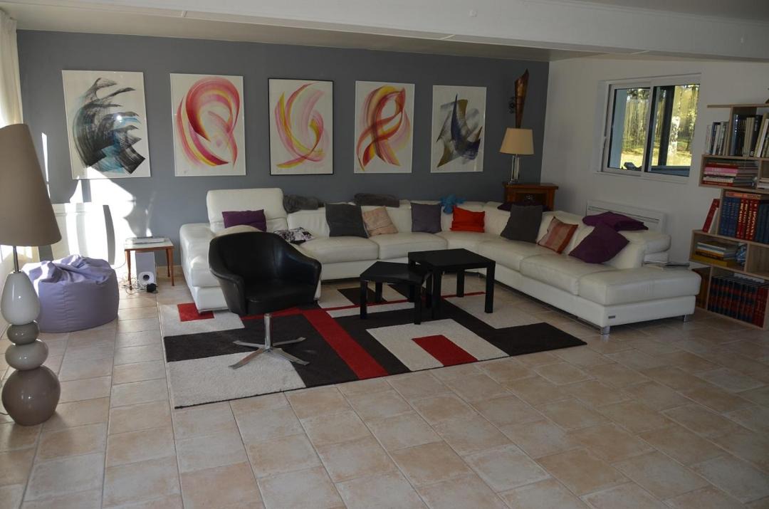Photo of Livingroom in Saint-Martin-des-Champs