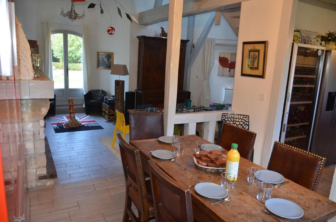 Photo of Livingroom in Saint-Martin-des-Champs