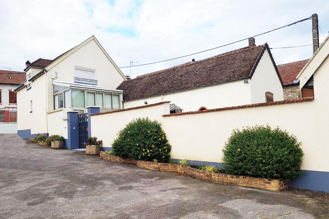 Photo of Others in Reuil