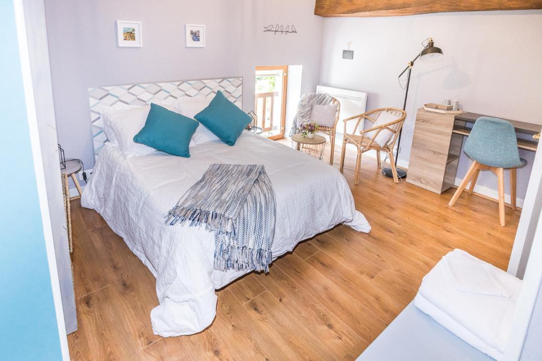 Photo of Bedroom in Escolives-Sainte-Camille