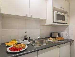 Photo of Others in Elizabeth Bay