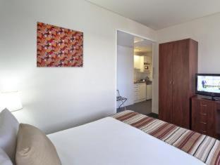 Photo of Others in Elizabeth Bay