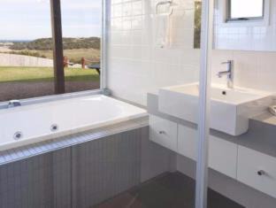 Photo of Bathroom in Port Campbell
