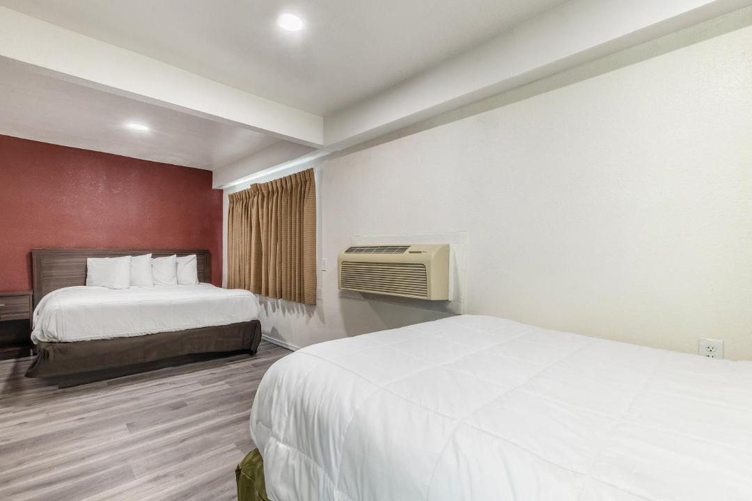 Photo of Bedroom in Needles