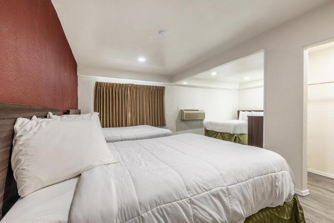Photo of Bedroom in Needles