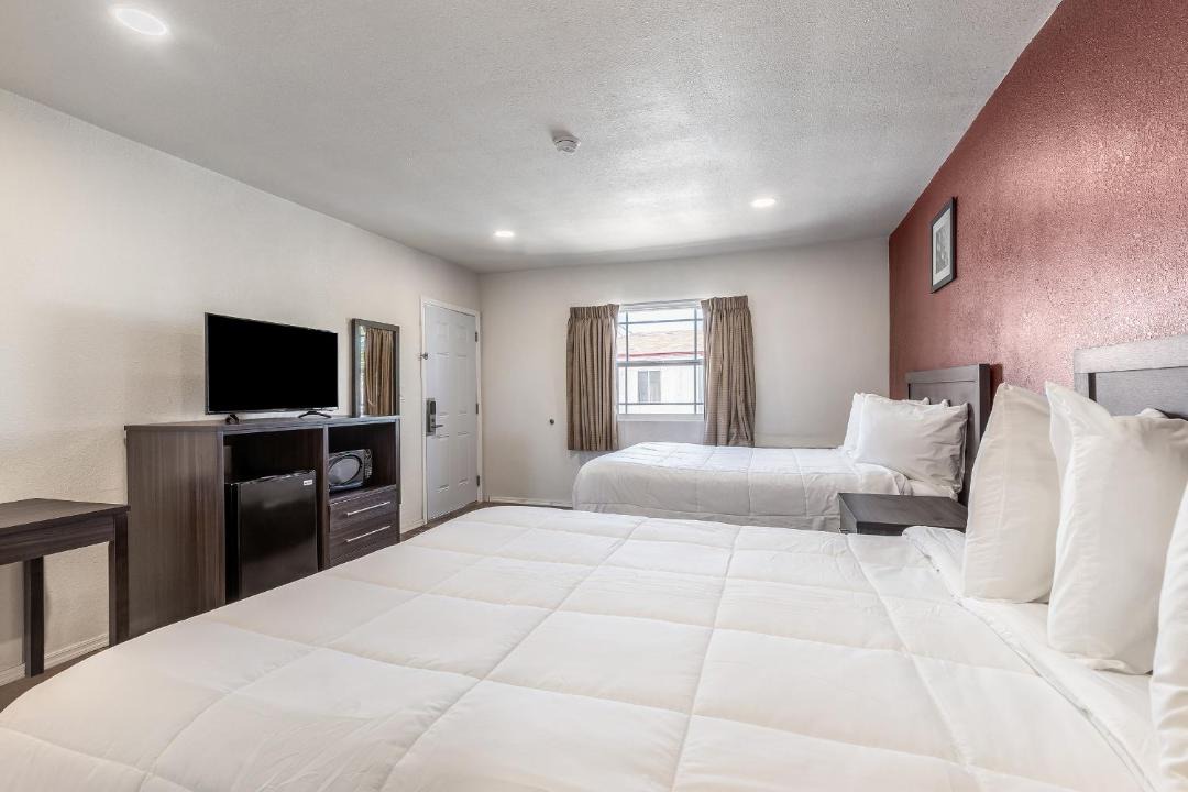 Photo of Bedroom in Needles