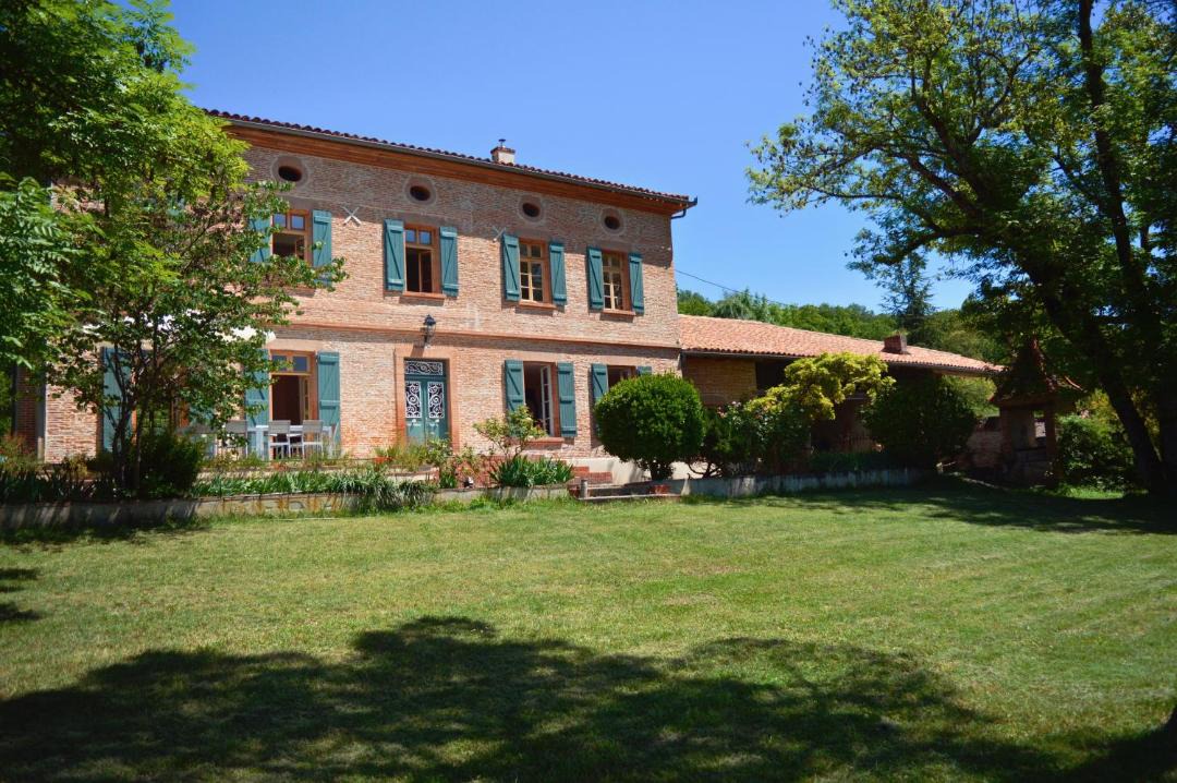 Photo of Buildings in Lafrancaise