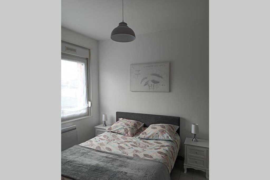 Photo of Bedroom in Lens
