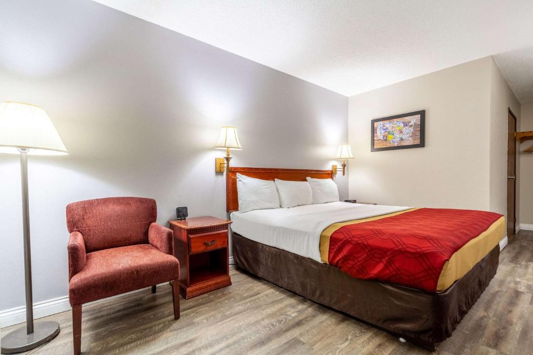 Photo of Bedroom in West Lincoln
