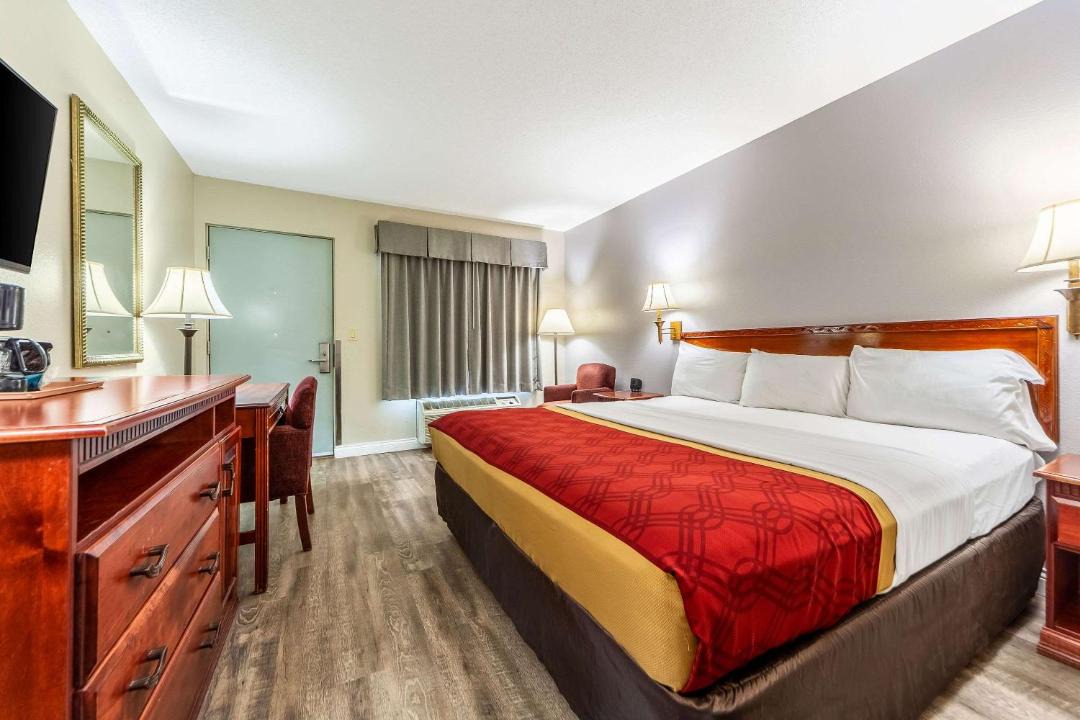 Photo of Bedroom in West Lincoln