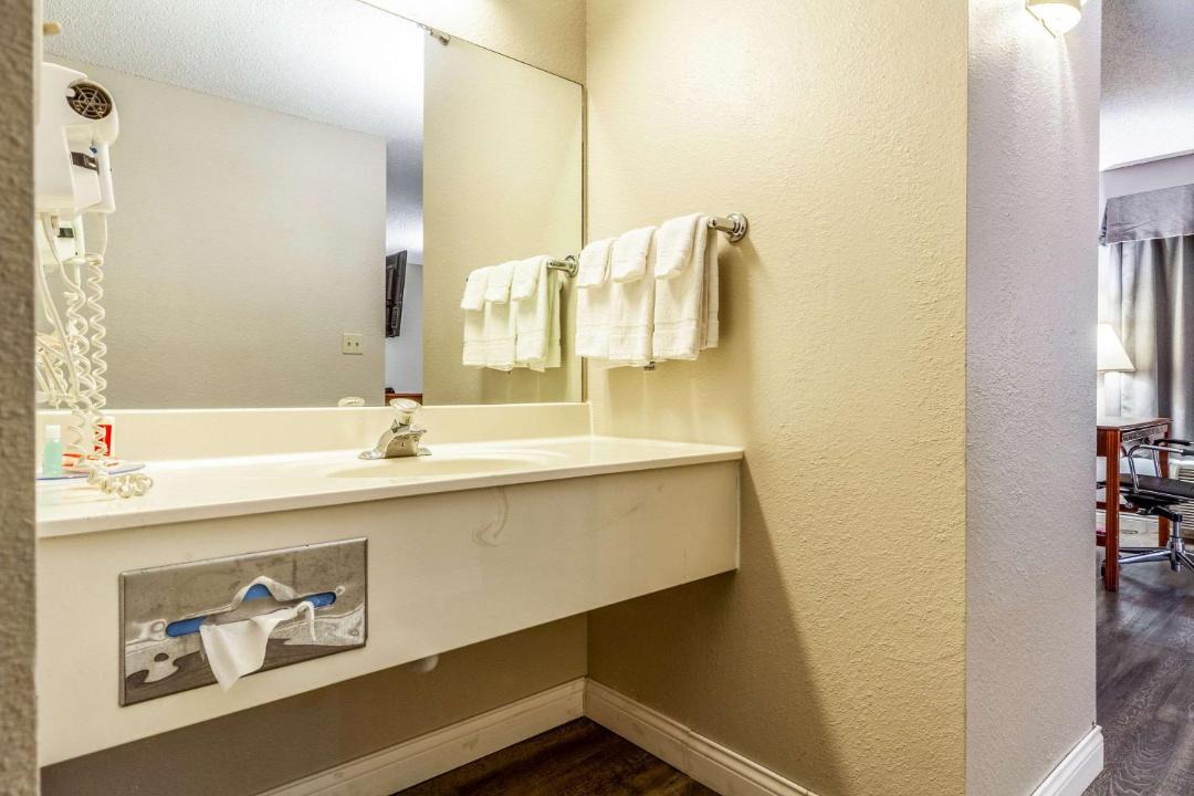 Photo of Bathroom in West Lincoln