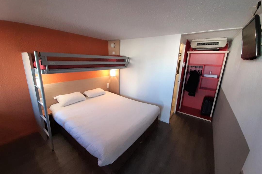 Photo of Bedroom in Chaintre