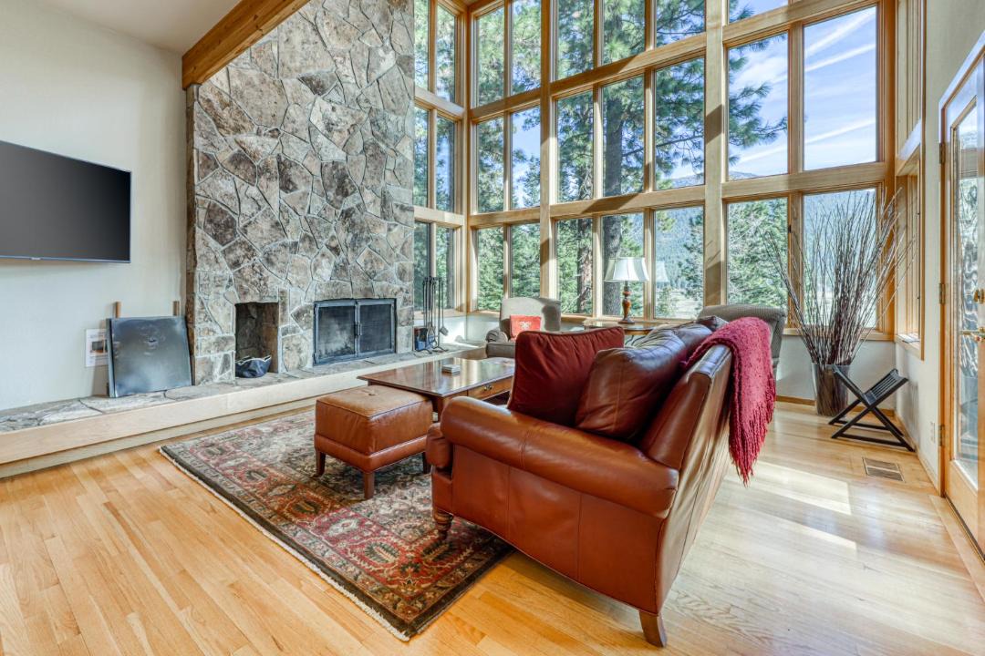 Photo of Livingroom in Black Butte Ranch