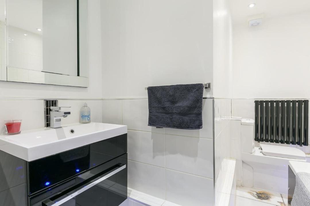 Photo of Others in Broad Green