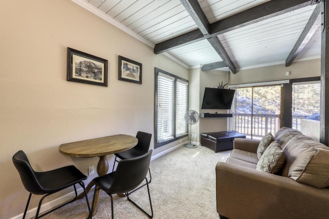 Photo of Livingroom in Tahoe Village