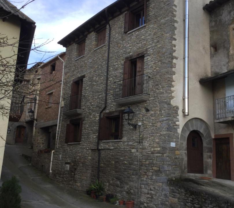 Photo of Buildings in Lascuarre