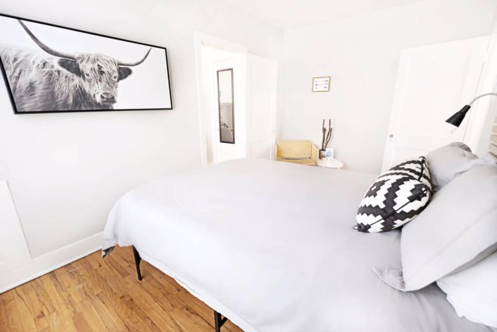 Photo of Bedroom in Lower Greenville