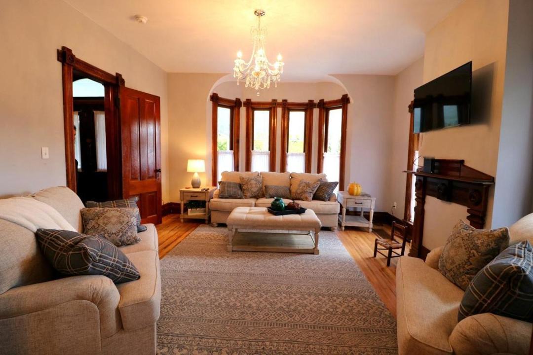 Photo of Livingroom in Ellicottville