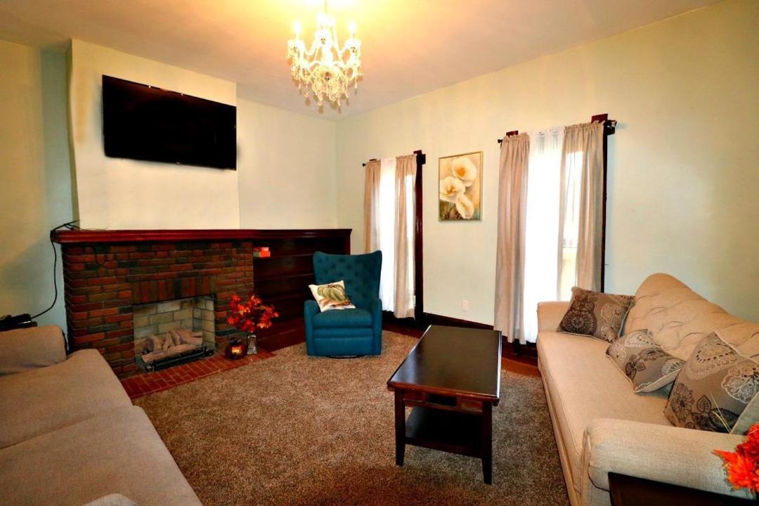 Photo of Livingroom in Ellicottville