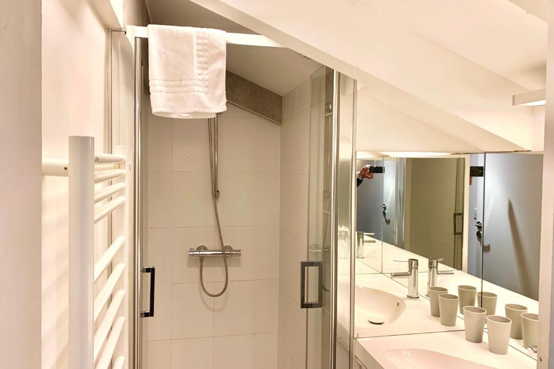Photo of Bathroom in Clamart