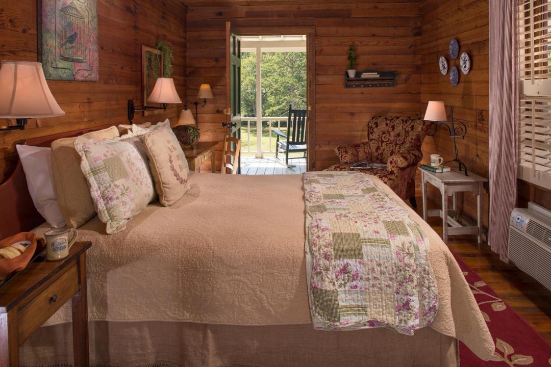 Photo of Bedroom in Clarkesville