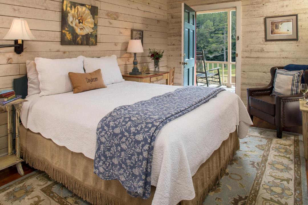 Photo of Bedroom in Clarkesville