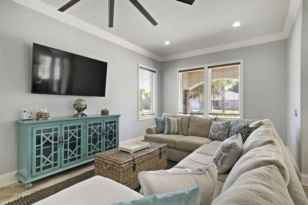 Photo of Livingroom in Crystal Beach