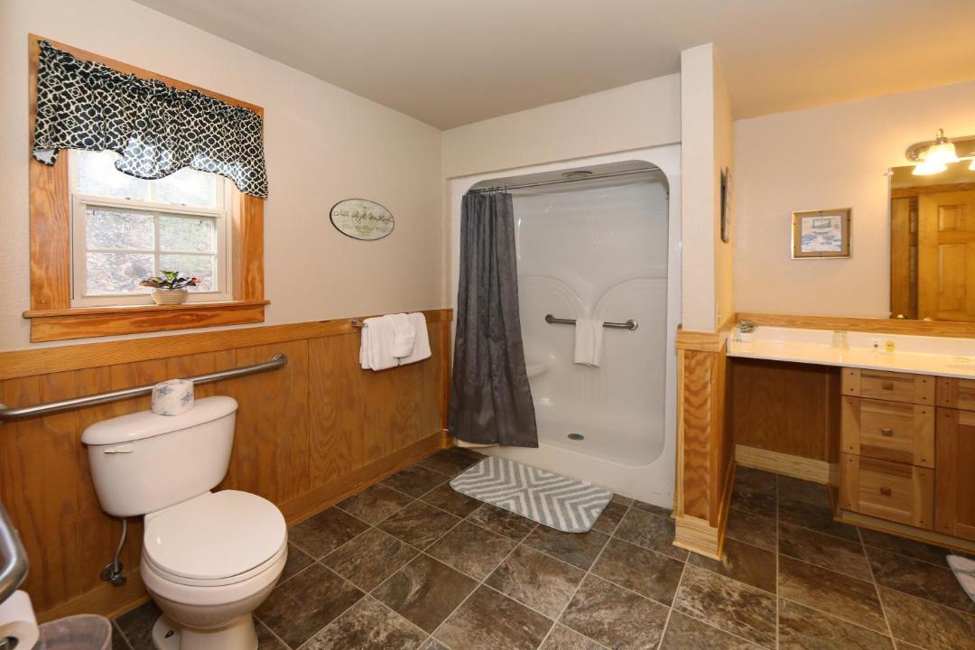 Photo of Bathroom in Pigeon Forge