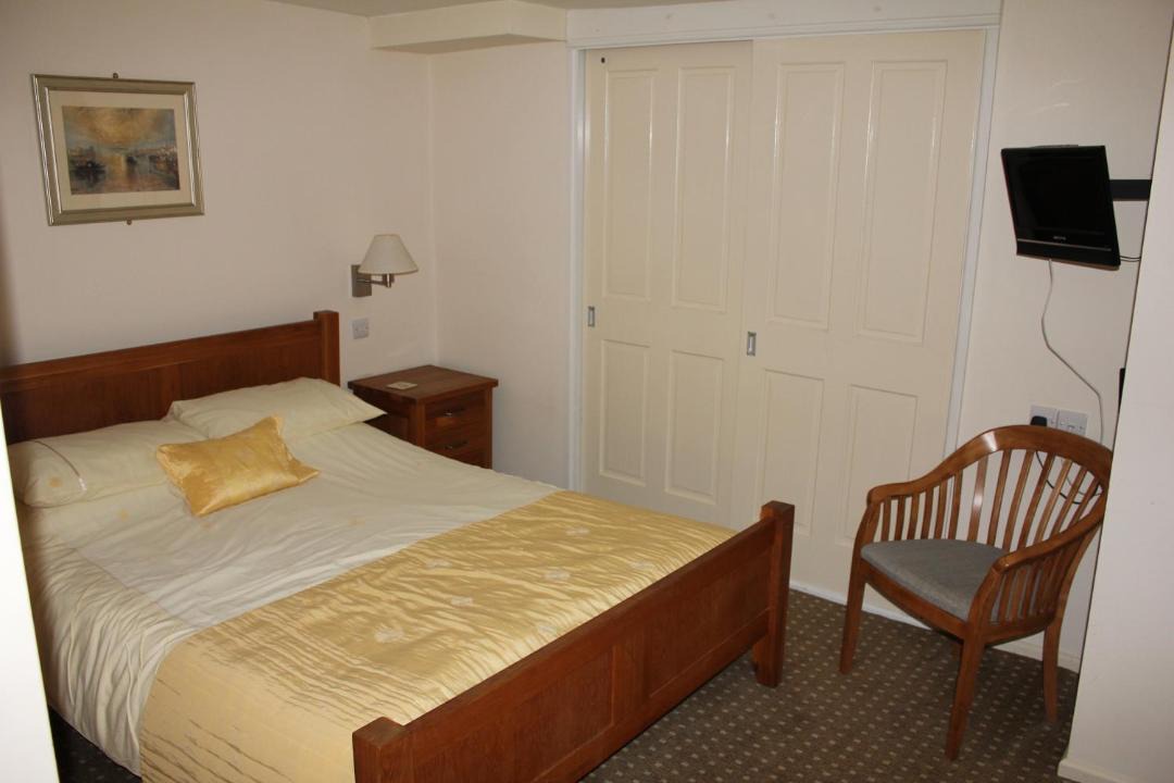 Photo of Others in Wadeford