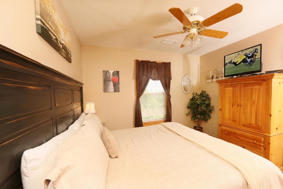 Photo of Bedroom in Pigeon Forge