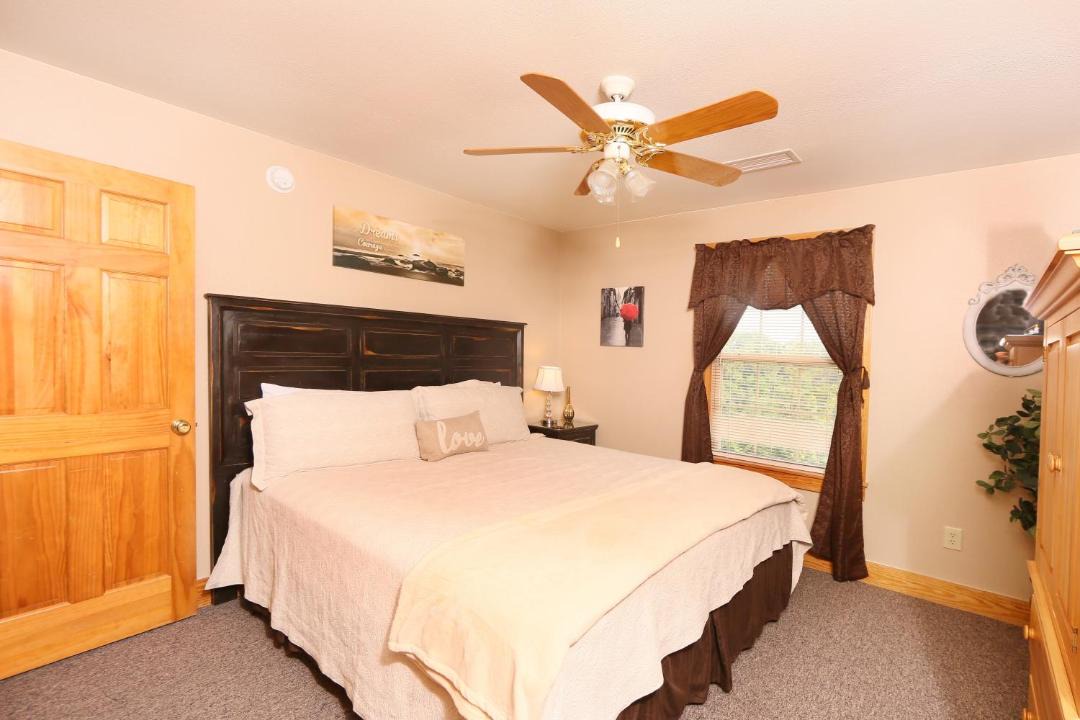 Photo of Bedroom in Pigeon Forge