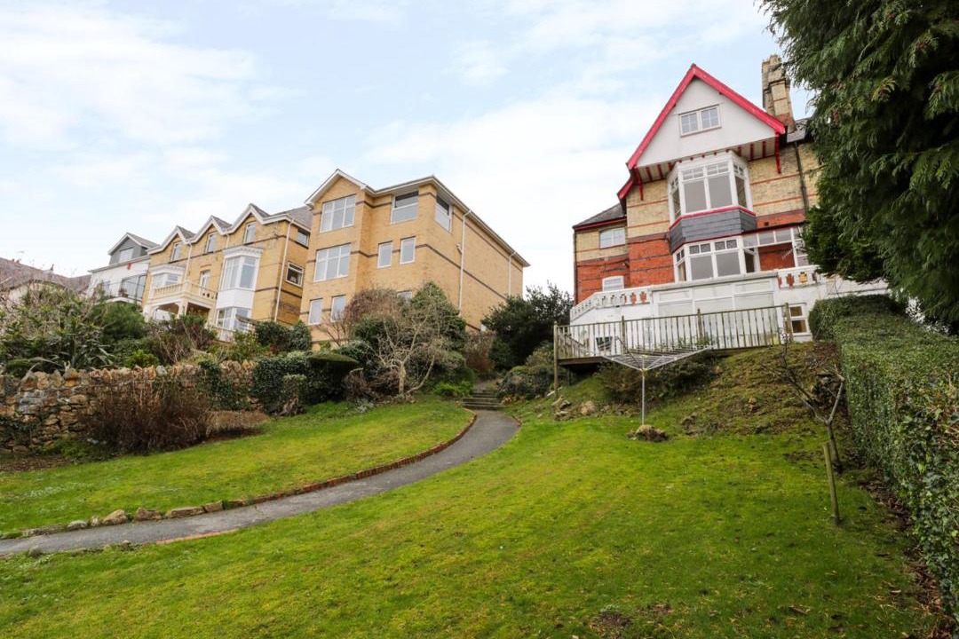 Photo of Others in Bont Newydd