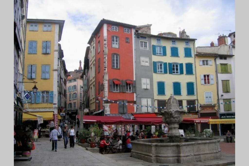 Photo of Buildings in Le Puy-en-Velay