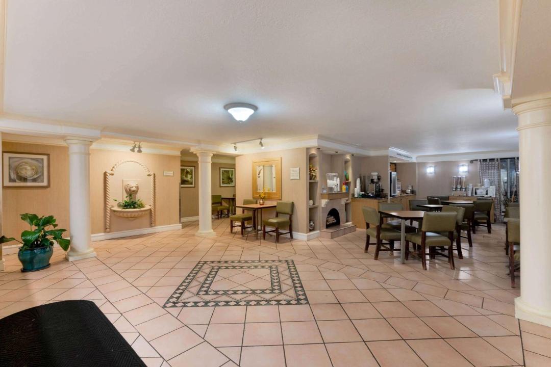 Photo of Livingroom in Cheyenne