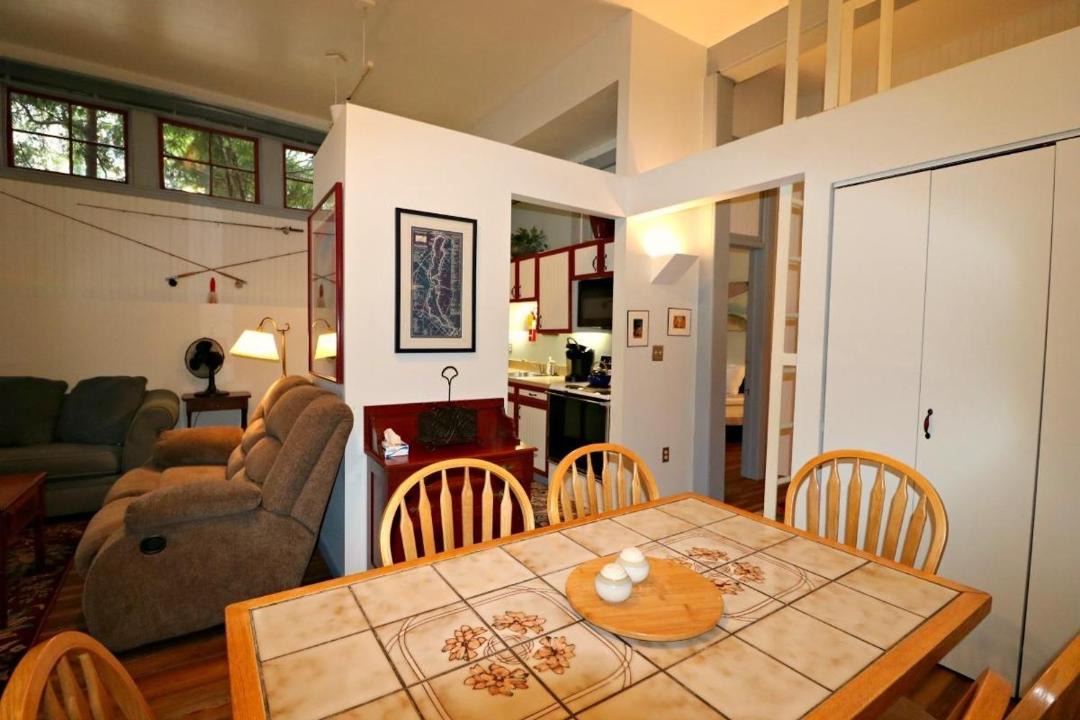 Photo of Livingroom in Chautauqua