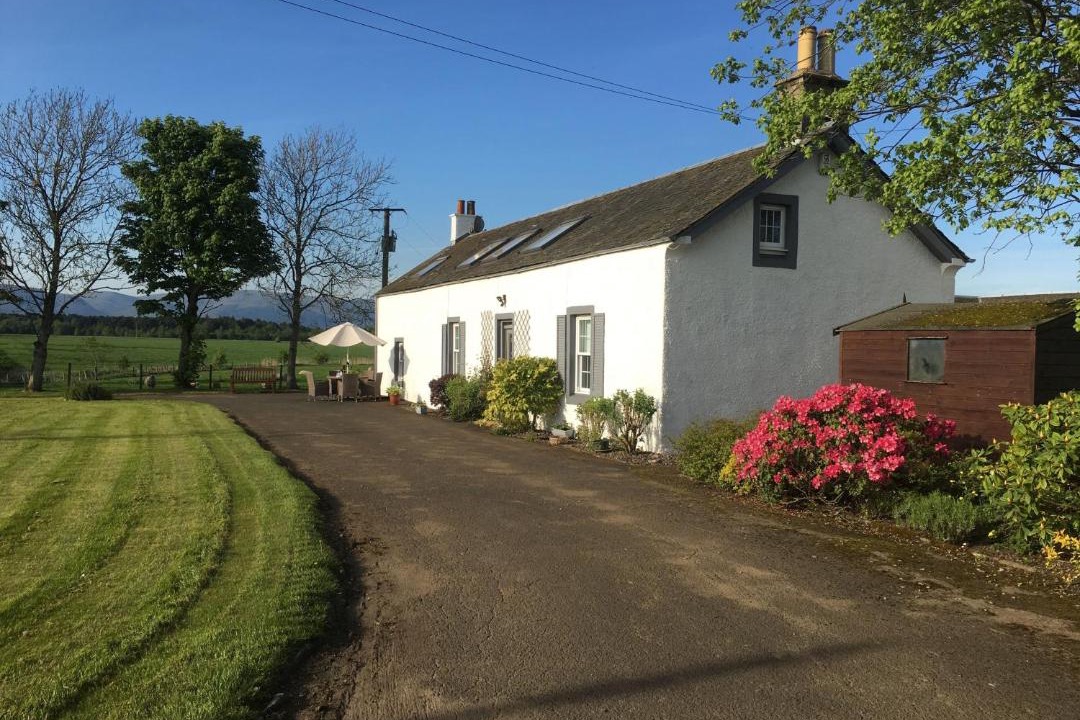 Photo of Buildings in Airth
