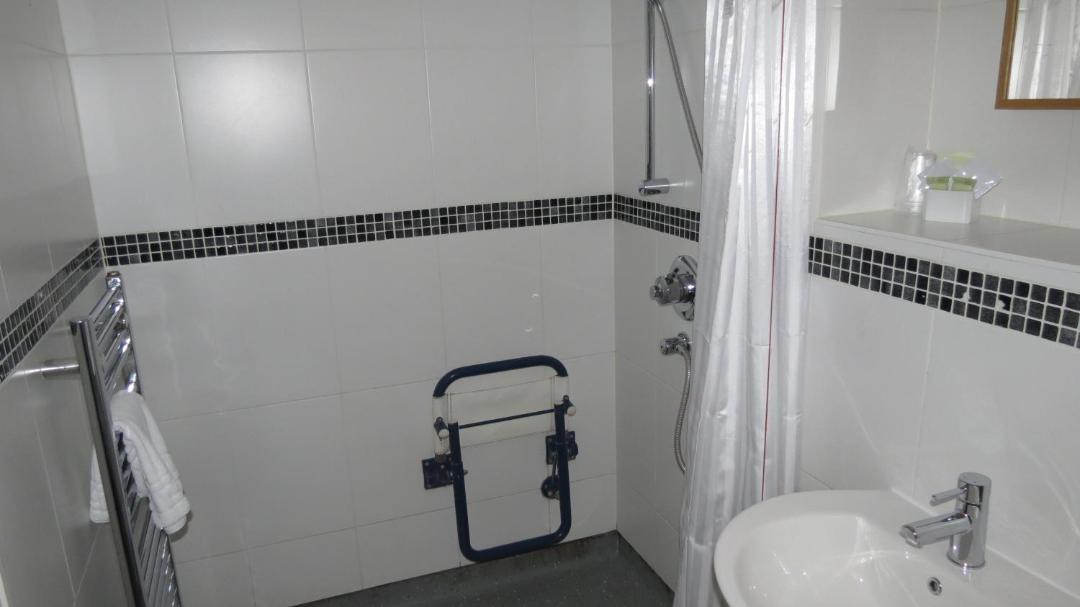 Photo of Bathroom in Waddesdon