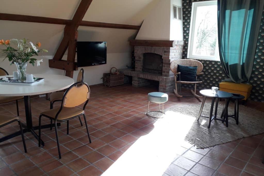 Photo of Livingroom in Hodeng-au-Bosc