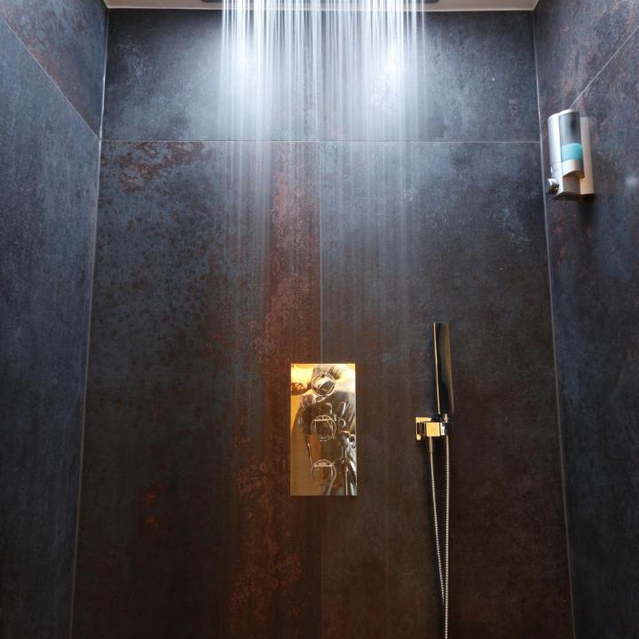 Photo of Bathroom in Larnod