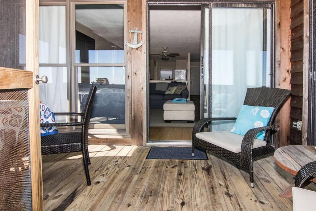 Photo of Livingroom in Oceanmarsh Subdivision