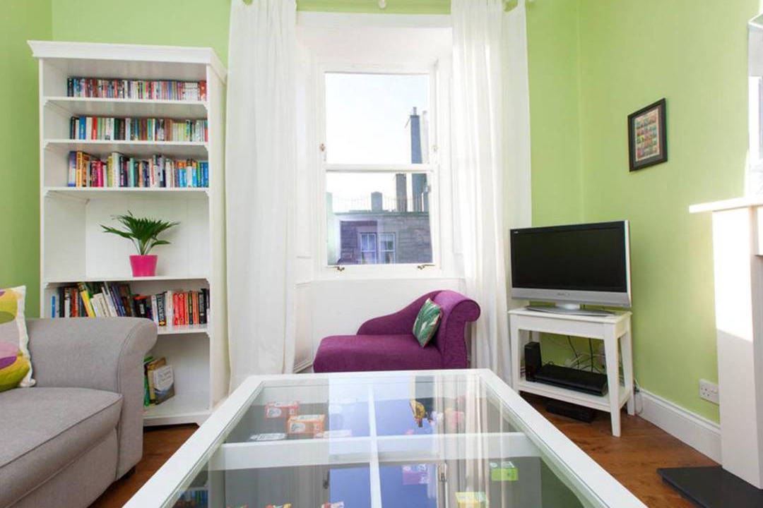 Photo of Livingroom in Newington