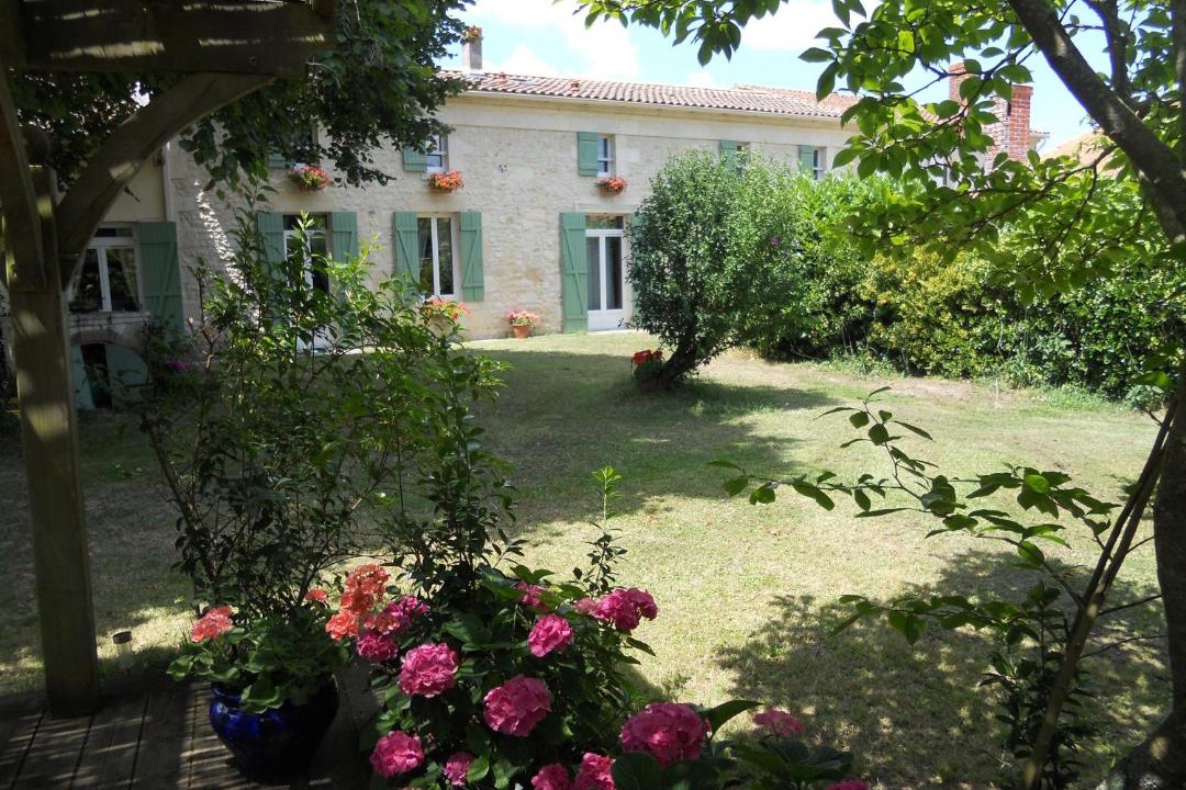 Photo of Buildings in Jau-Dignac-et-Loirac