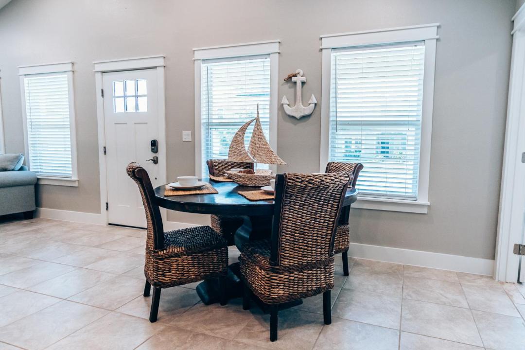 Photo of Livingroom in Safe Harbor