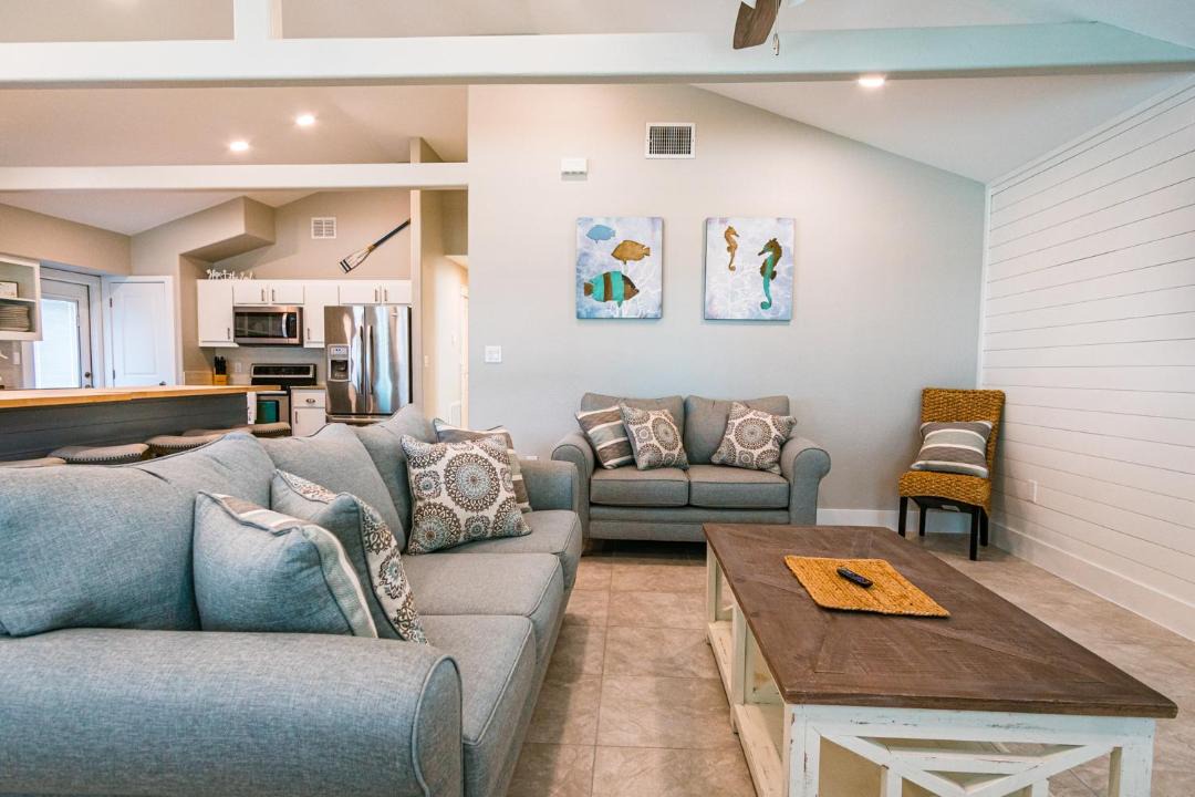Photo of Livingroom in Safe Harbor