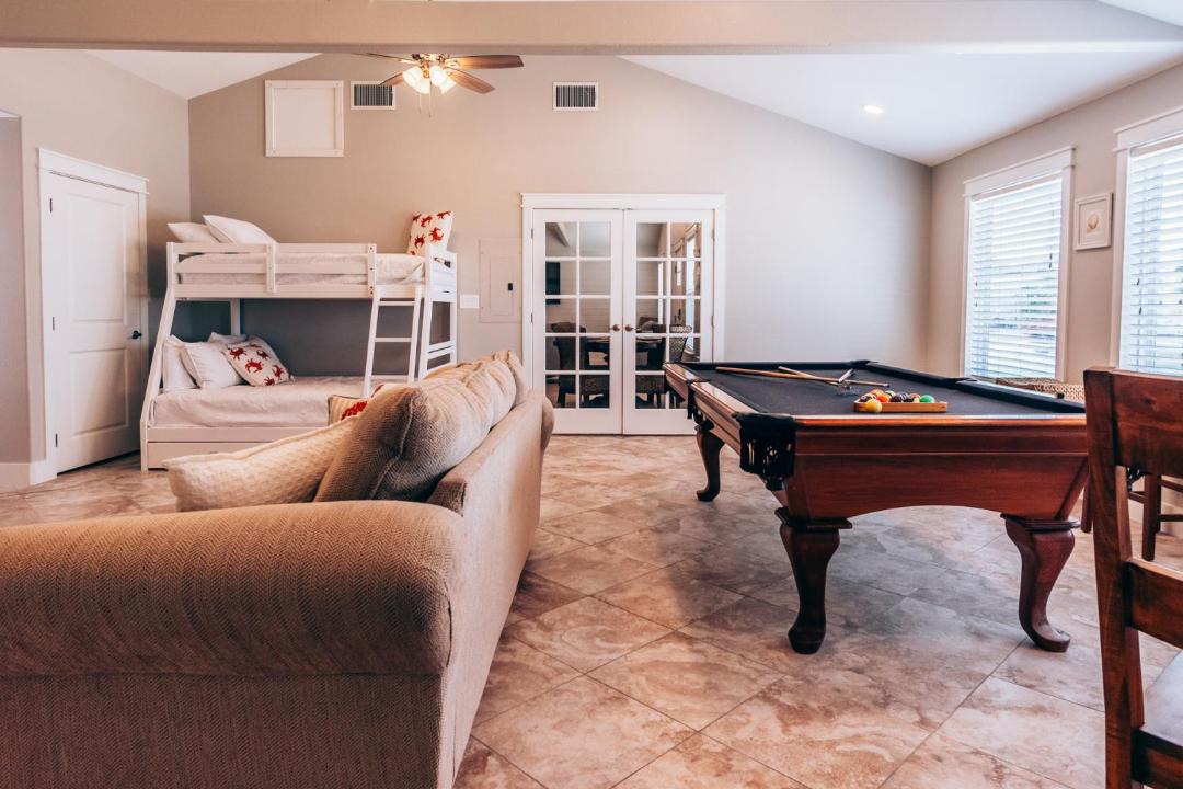 Photo of Livingroom in Safe Harbor