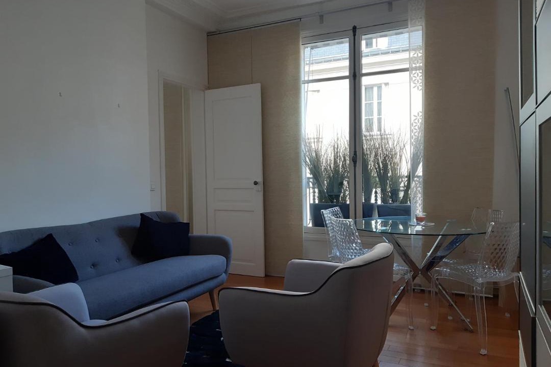 Photo of Livingroom in Quartier de l'Ecole-Militaire