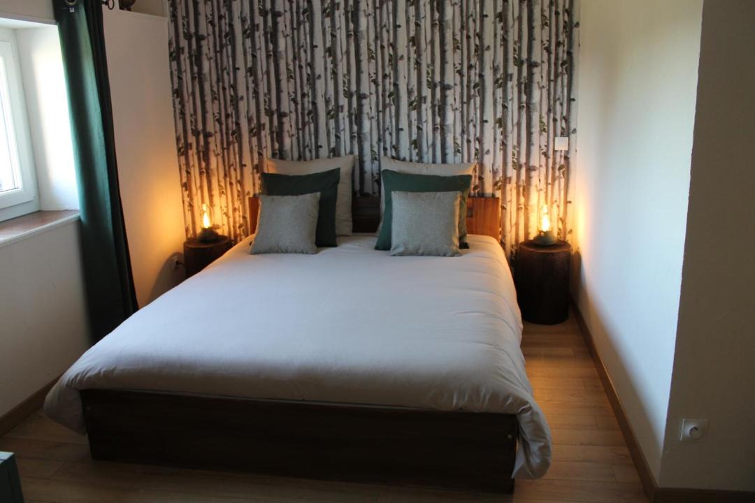 Photo of Others in Athee