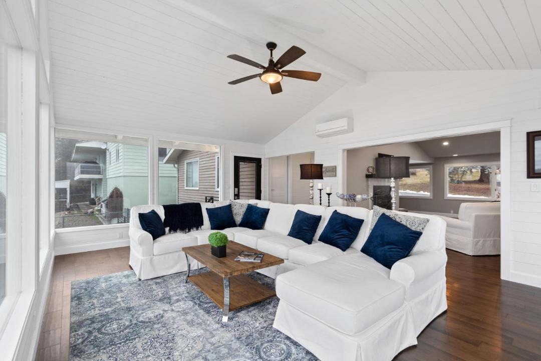 Photo of Others in East Hope