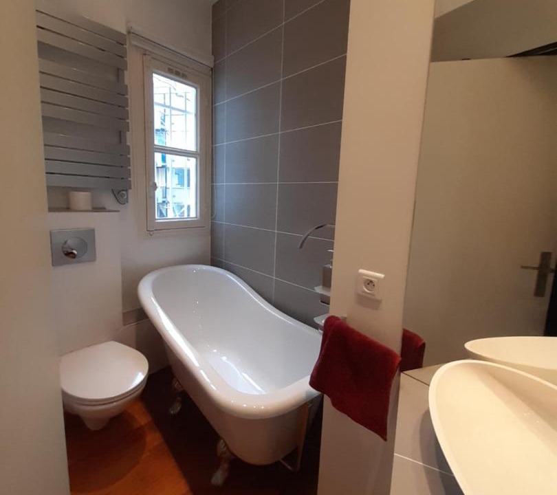 Photo of Bathroom in Quartier de l'Ecole-Militaire